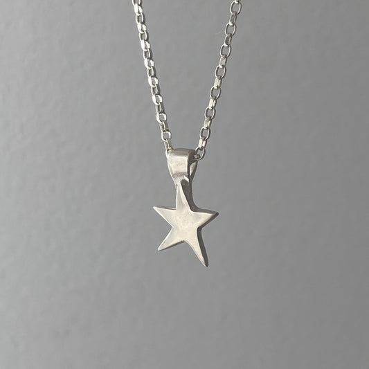 “Look mom, I’m a star” necklace